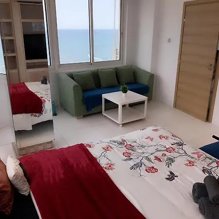 Seaview 라르나카