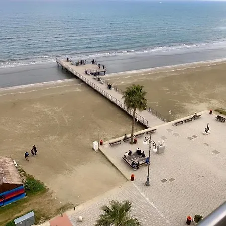 Δωμάτια σε οικογενειακή κατοικία Seaview Λάρνακα