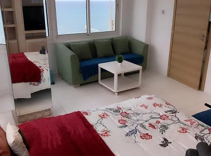 Seaview 라르나카